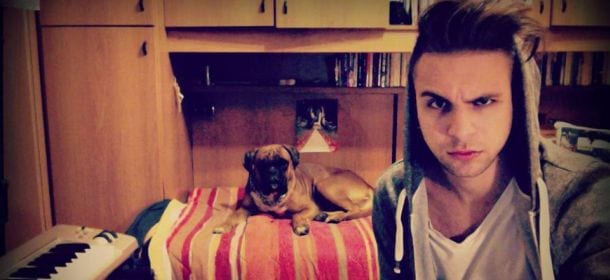 Alessio Bernabei dei Dear Jack e il suo cane Laran, amici indivisibili