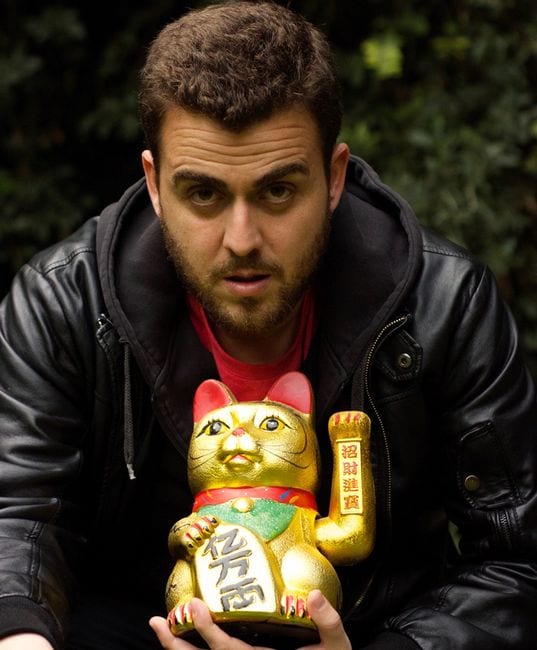 L'attore Cristian Di Sante parla del gattino salvato dai rifiuti