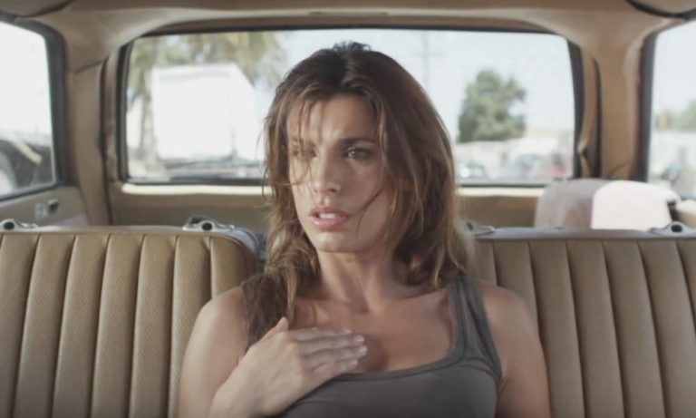 Elisabetta Canalis chiusa in auto sotto il sole: la campagna Peta da rivedere [VIDEO]