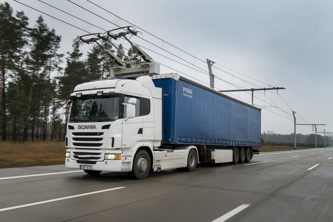 Lascia il camion incustodito per qualche minuto: al suo ritorno non crede ai suoi occhi