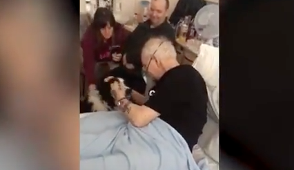 Prima di morire chiede ai medici di vedere il cane: l’incontro è emozionante [VIDEO]