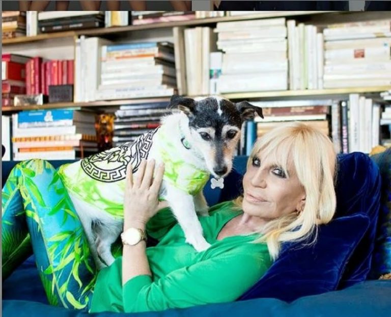 Donatella Versace, la sua amata cagnolina Audrey una musa ispiratrice [FOTO]