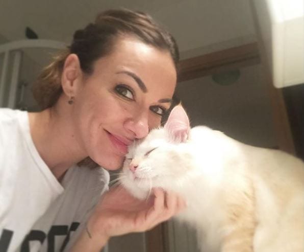 Melita Toniolo e l’amore per il suo gatto Noah: “Capisce quando sto male”