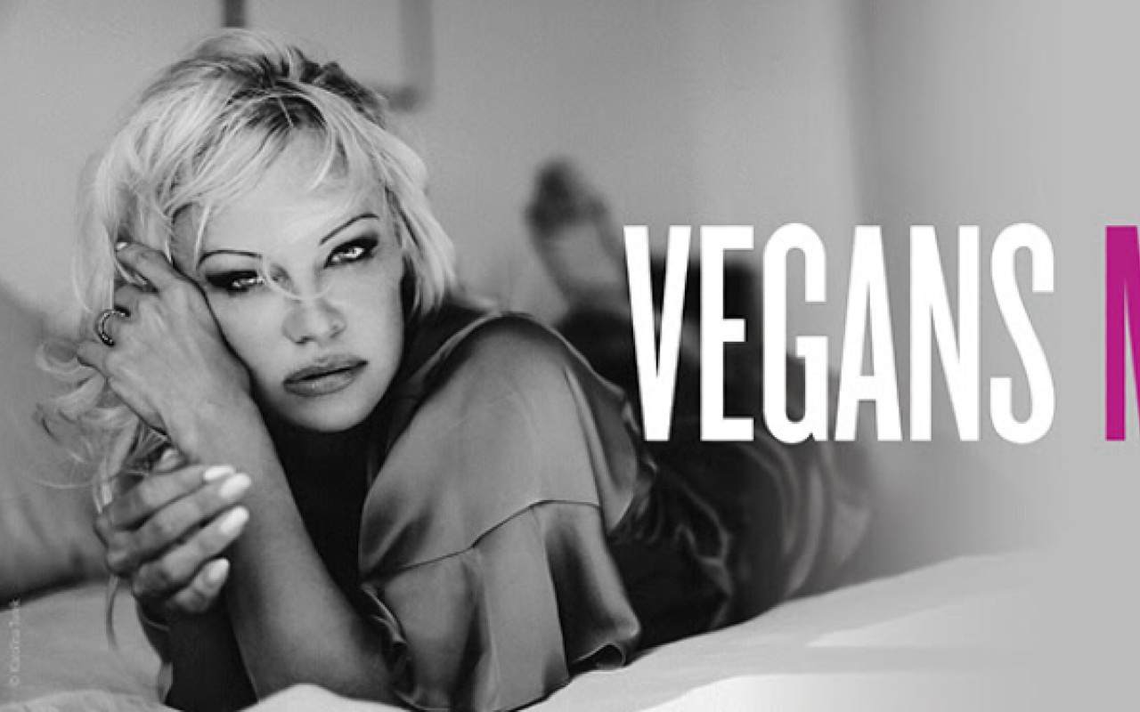 Pamela Anderson per PETA: nuova campagna in occasione di San Valentino